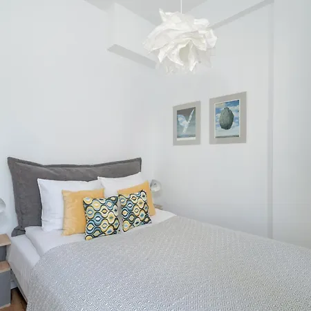Apartment Blisko Starego Rynku Jezioro Maltanskie By Renters *